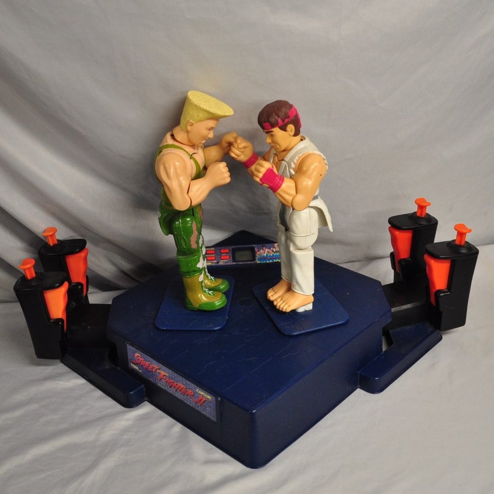 Vintage 1993 Tiger Capcom street fighter 2 II rock em sock em robots game (P59)